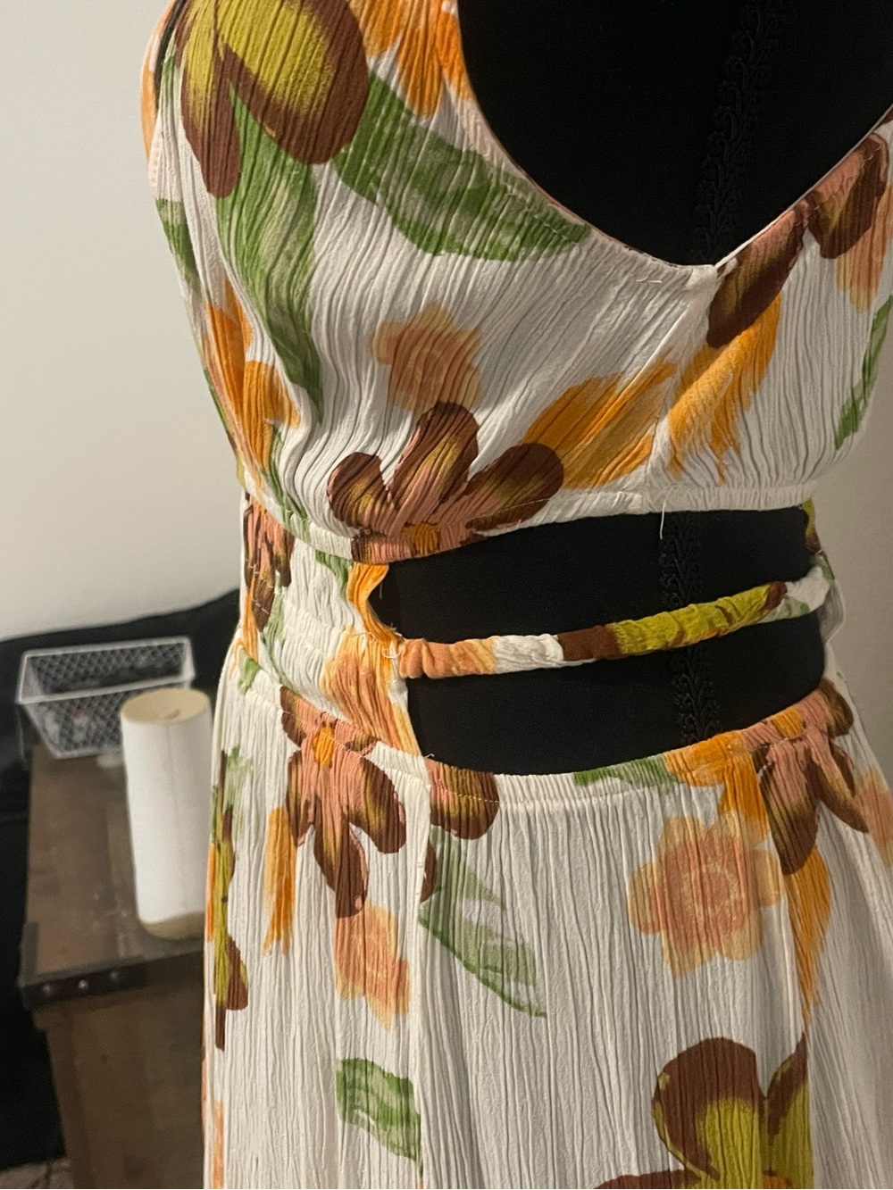 Sleeveless V-Neck Floral Maxi Dress in White - Picture 2 of 6